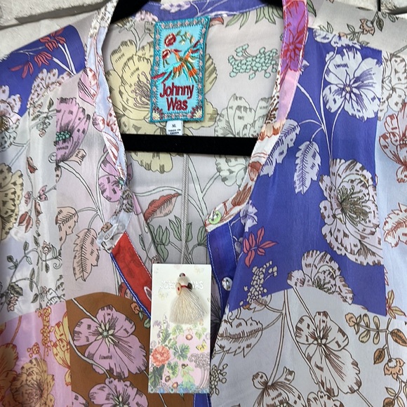 Johnny Was Cosmo Lauren Button-Down Shirt - Picture 6 of 11